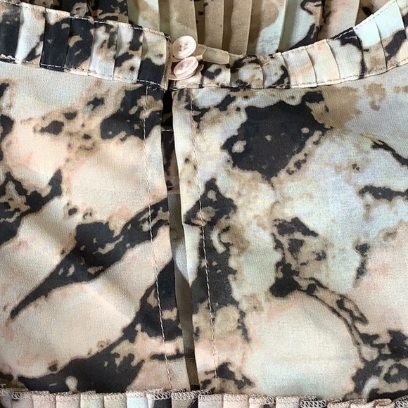 PINK AND BLACK MARBLE PRINTED PLEATED BLOUSE - Picture 3 of 7